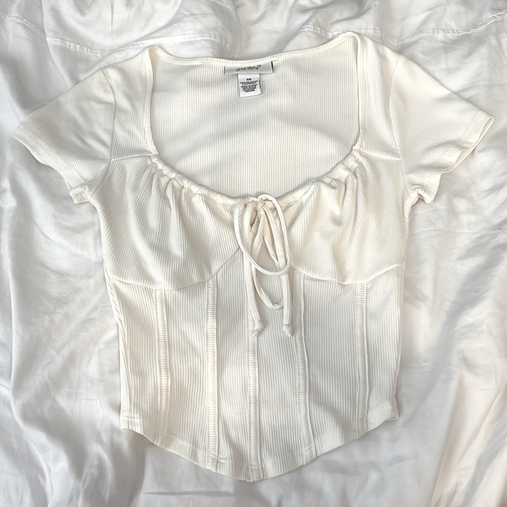 Just Polly off-white cropped short sleeve top, size XS